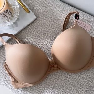 New Victoria’s Secret Body By Victoria Push Up Bra 36DD